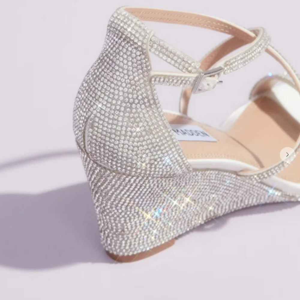 🌞2/$30 // STEVE MADDEN: Crystal Crisscross Strap Wedge Sandals - Picture 2 of 13